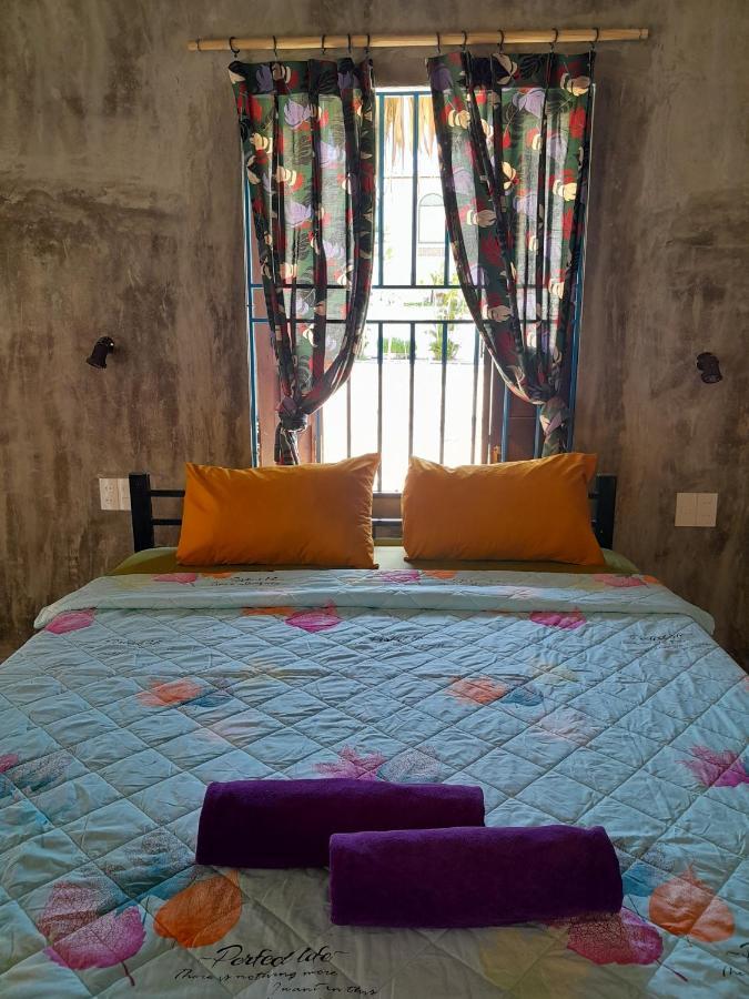 The Seaside Bungalow Hostel And Bar Hoi An Exterior photo