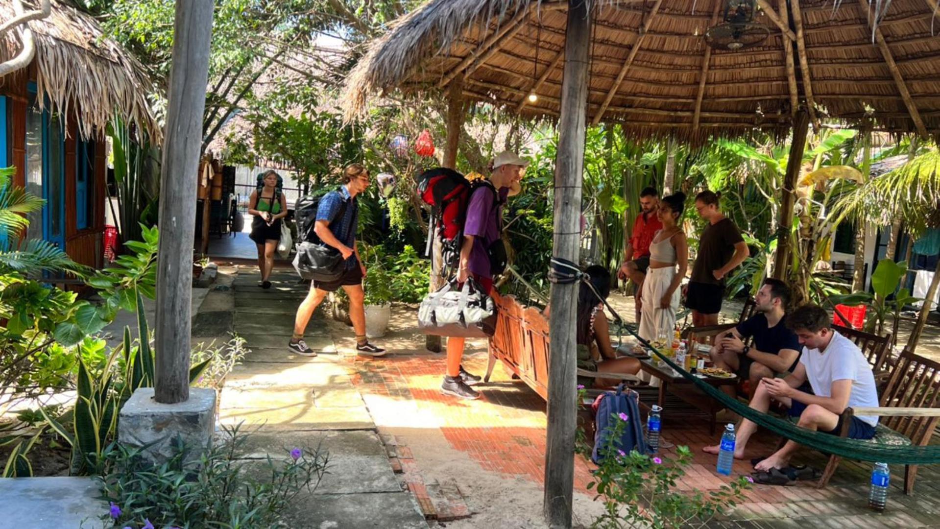 The Seaside Bungalow Hostel And Bar Hoi An Exterior photo