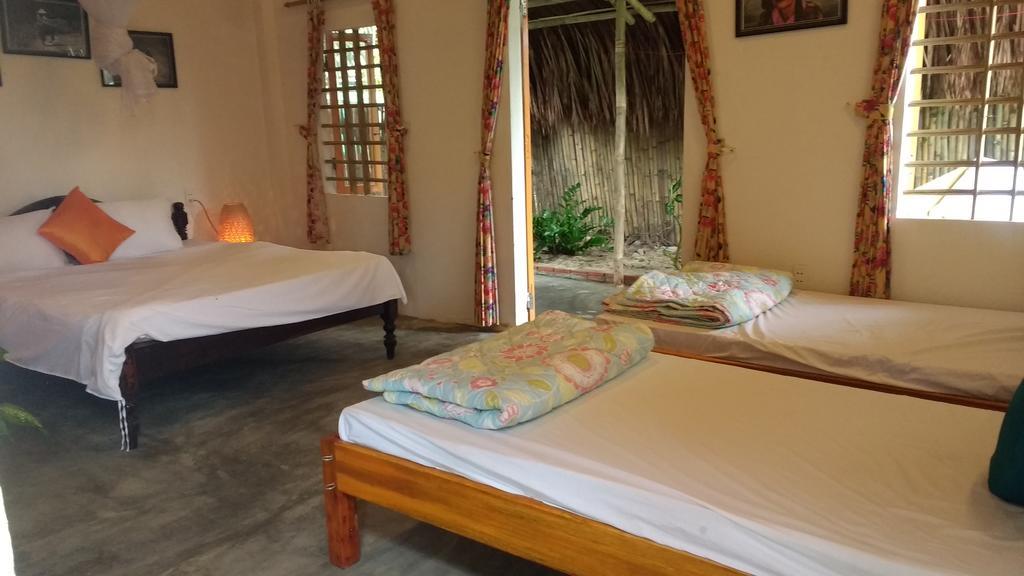 The Seaside Bungalow Hostel And Bar Hoi An Exterior photo