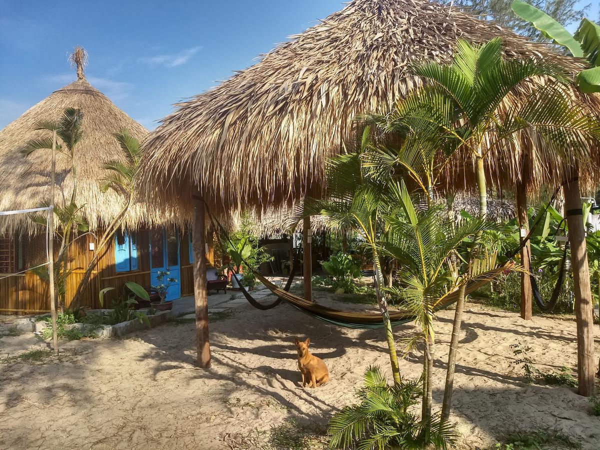 The Seaside Bungalow Hostel And Bar Hoi An Exterior photo