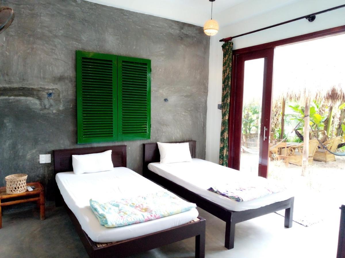The Seaside Bungalow Hostel And Bar Hoi An Exterior photo