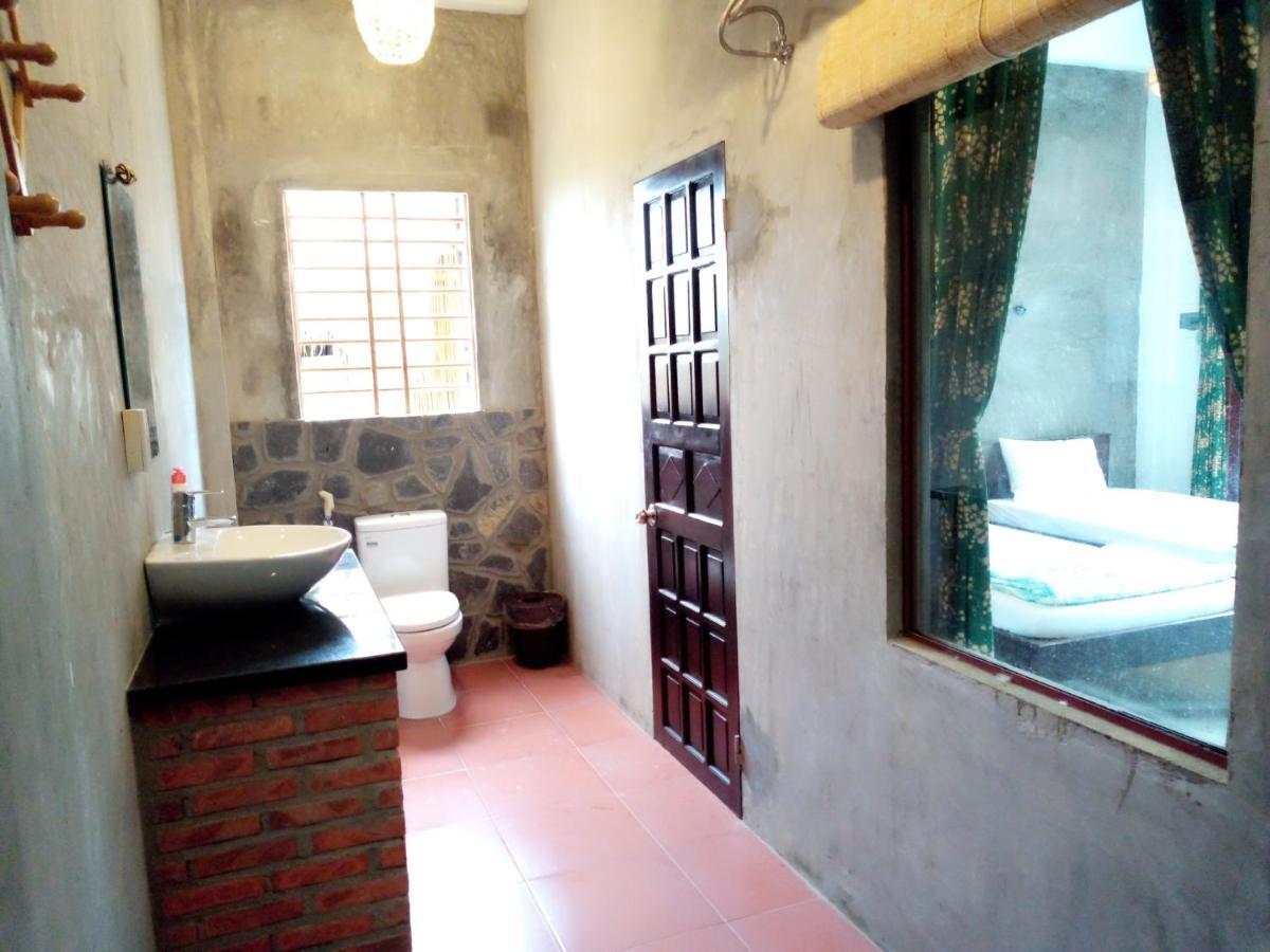 The Seaside Bungalow Hostel And Bar Hoi An Exterior photo