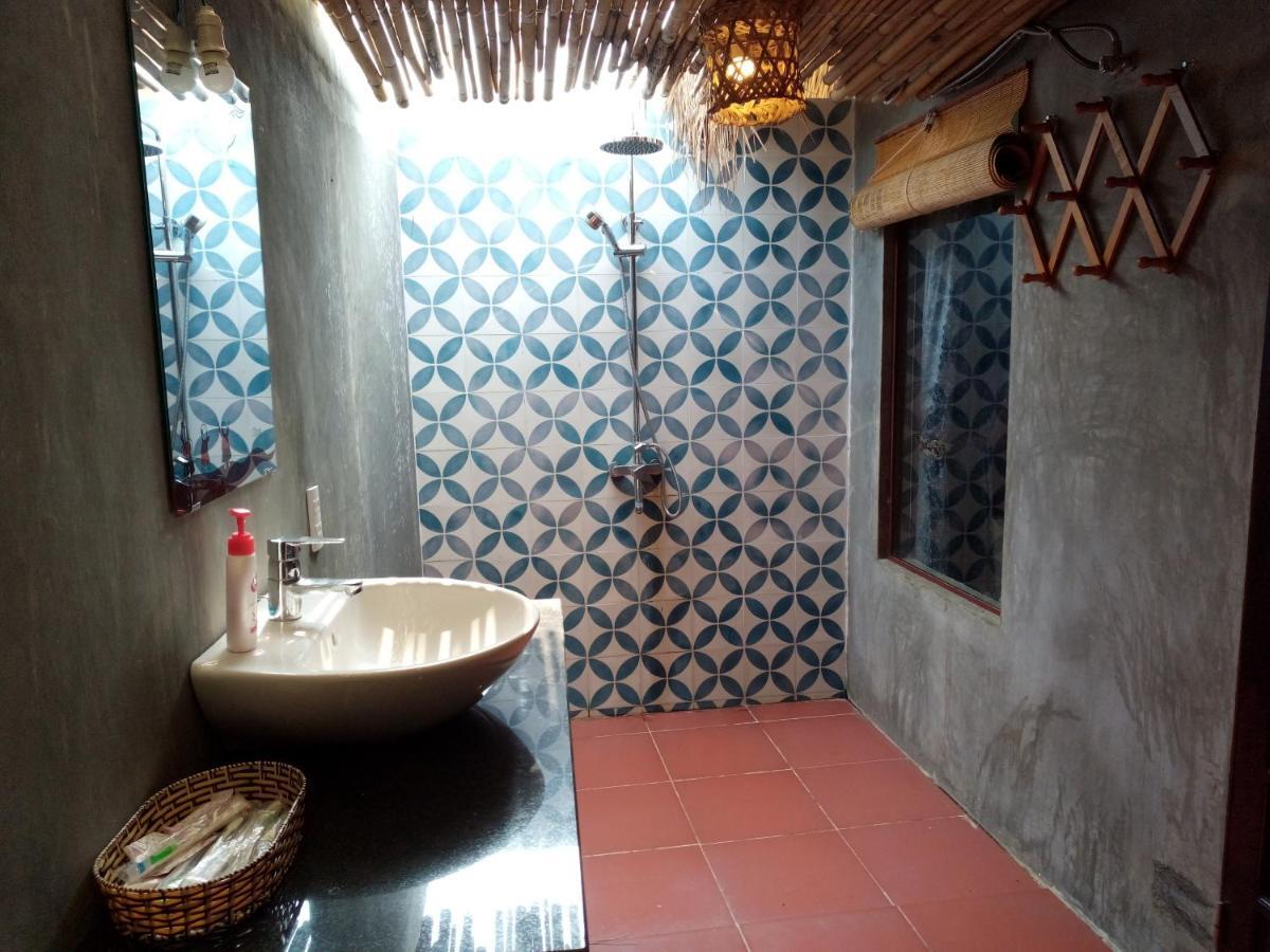The Seaside Bungalow Hostel And Bar Hoi An Exterior photo